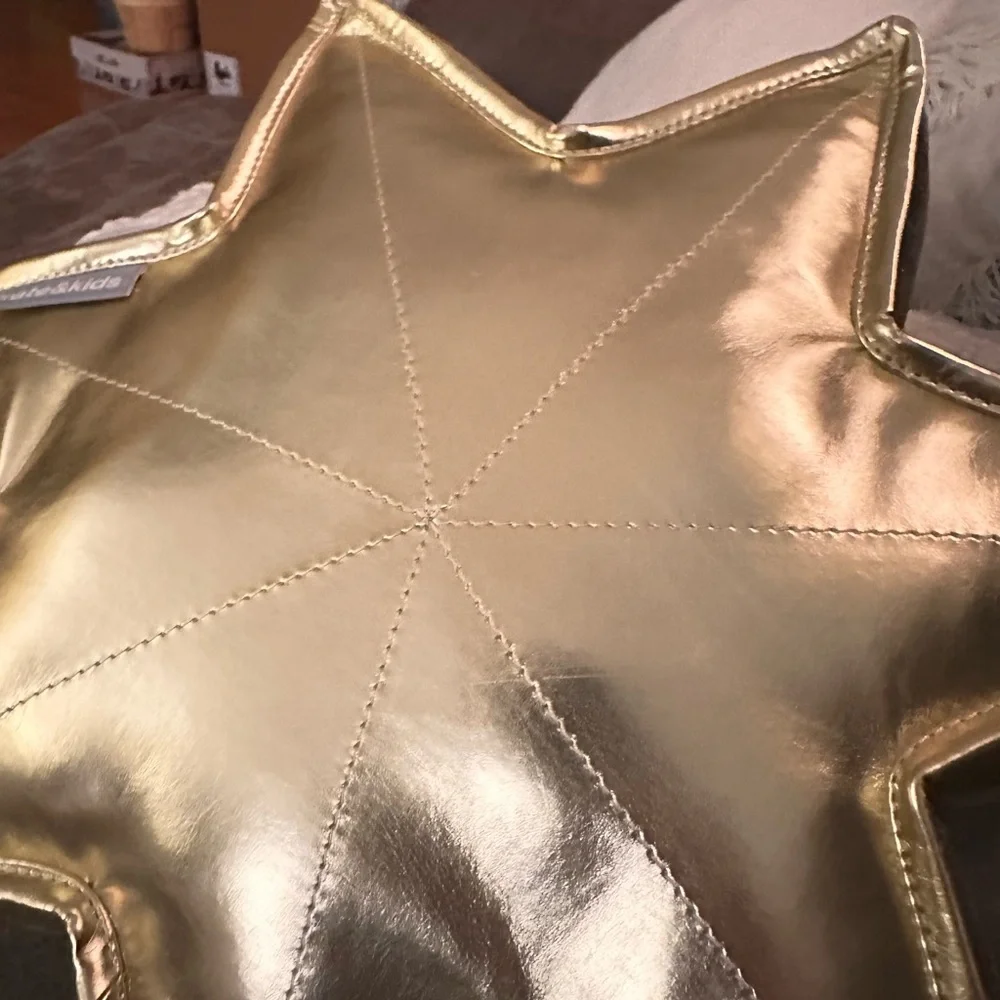 Crate & Barrel Kids gold star 🌟 pilllow